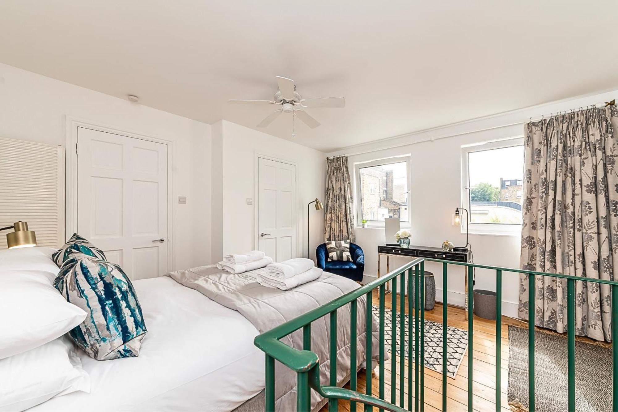 The Secret Kensington Garden Mews-2 Bedroom Full House-2 Train Lines- Spacious-Kings Road- Harrods -Chelsea Stadium-Private Small Patio Londra Esterno foto